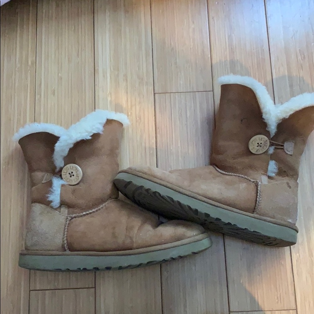 Bailey Button Short Tan Uggs